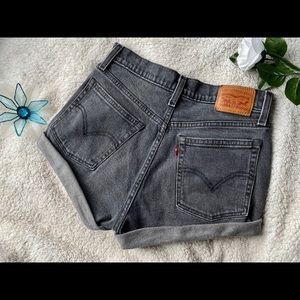 Authentic Levi shorts ✨